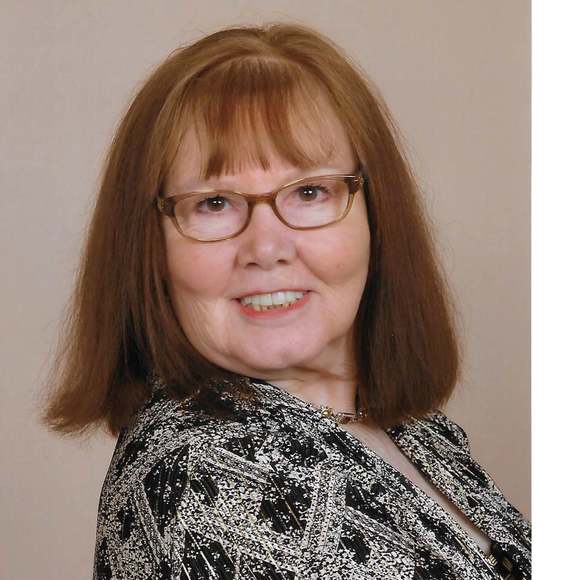 Profile Picture of Jeanette Andresen (@jandresen11) on Poshmark