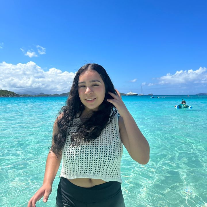 Profile Picture of andrea (@andrreatello) on Tiktok