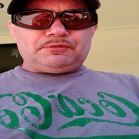 Profile Picture of William Pernack (@willuam67) on Poshmark