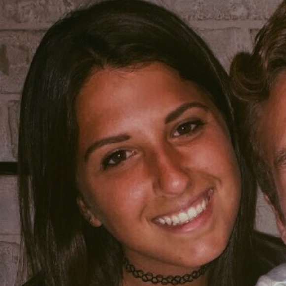 Profile Picture of Samantha Novick (@sammynovss) on Poshmark