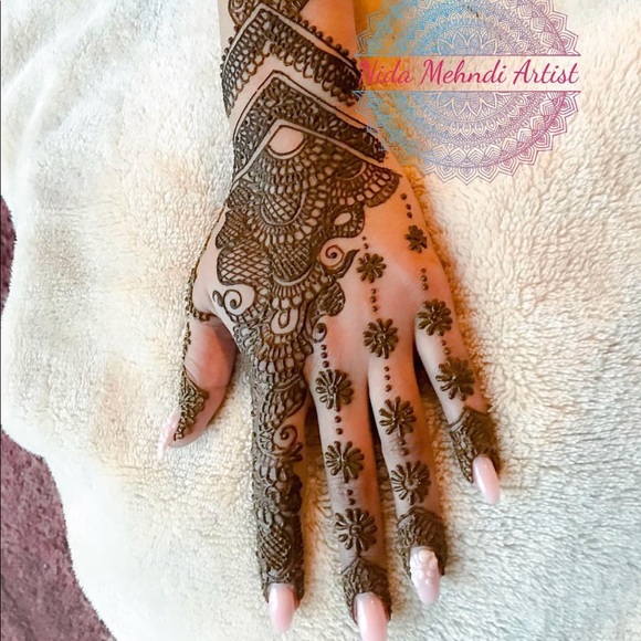 Profile Picture of Tabi Taby (@tabyy352) on Poshmark