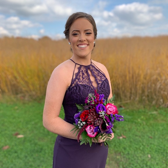 Profile Picture of Alexi Howland (@alexi_howland) on Poshmark