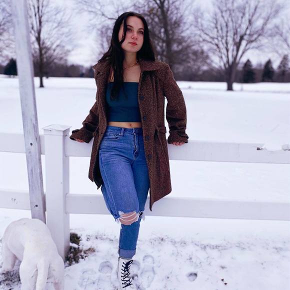 Profile Picture of Isabelle Rose (@isabellerose711) on Poshmark
