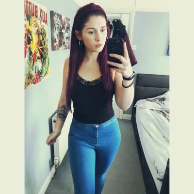 Profile Picture of Danielle Murray (@Danielle_1518) on Twitter