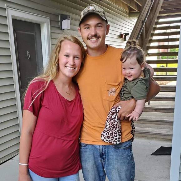 Profile Picture of Taylor Coburn (@taycoburn) on Poshmark