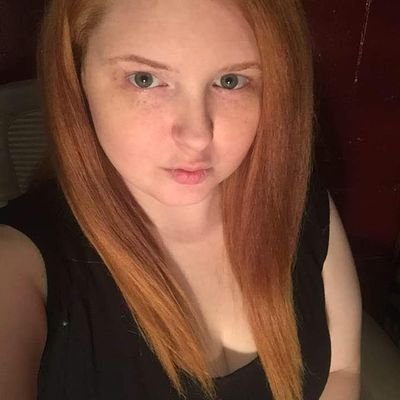 Profile Picture of Hillary Duncan (@hillaryduncan35) on Twitter