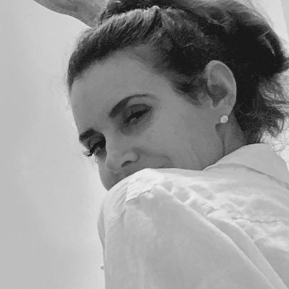 Profile Picture of Renee Marks (@divinglandshark) on Poshmark