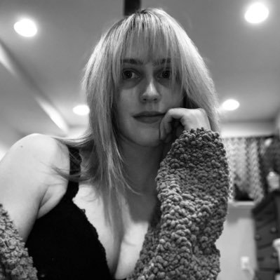Profile Picture of Renee Roberts (@ReneeRoberts9) on Twitter