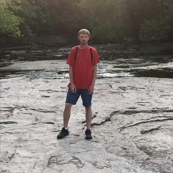 Profile Picture of Jonathan Singleton (@jonathansing554) on Poshmark