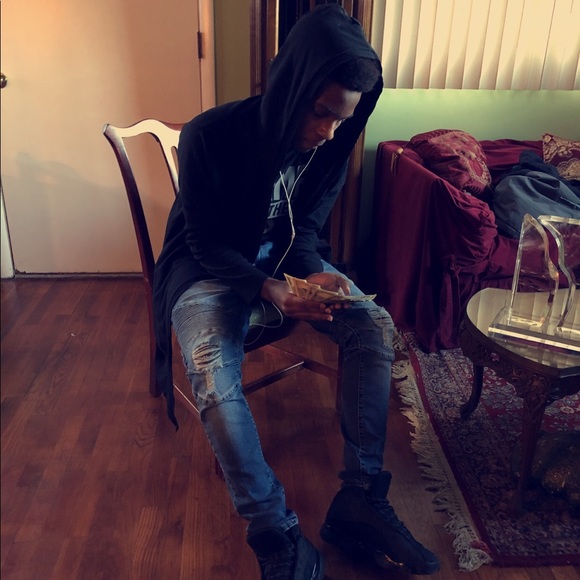 Profile Picture of Jaron Jefferson (@shewantron) on Poshmark