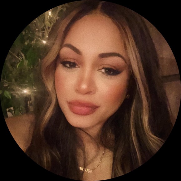 Profile Picture of Tamara Warren (@tamarawarren223) on Poshmark