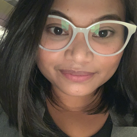 Profile Picture of Bernariza Rodillo (@rodillorizza) on Poshmark