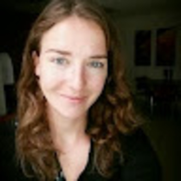 Profile Picture of Hilary Iwanowski (@hilaryiwanowski) on Poshmark