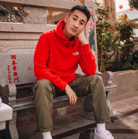 Profile Picture of Kris Nguyen (@krisxnguyen) on Poshmark