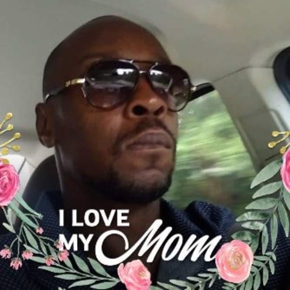 Profile Picture of Calvin Sims (@simsunlimited) on Poshmark