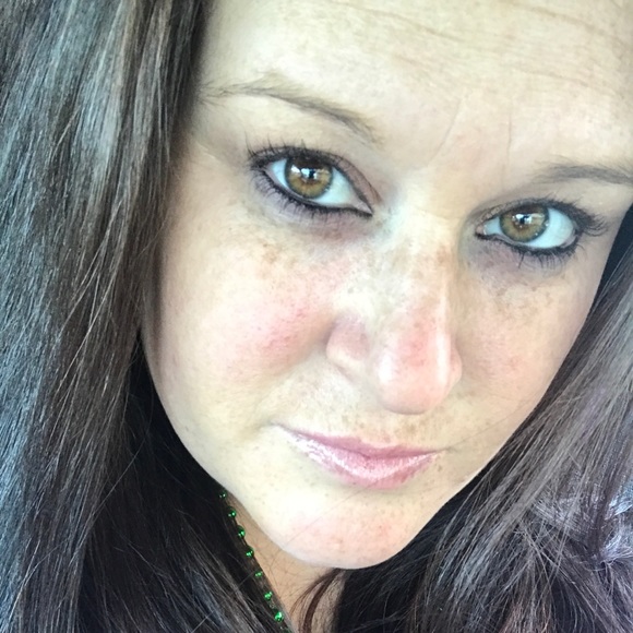 Profile Picture of Mindy Tanenbaum (@princessmin15) on Poshmark