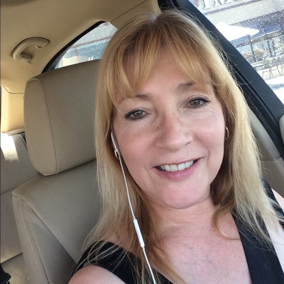 Profile Picture of Maria Weikel (@maluco7) on Poshmark