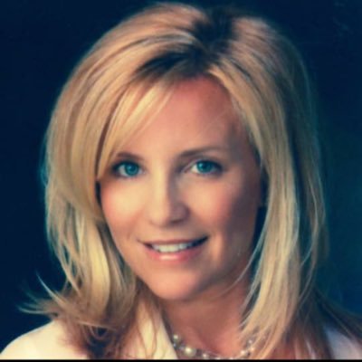 Profile Picture of Nancy Roche (@ner40love) on Twitter