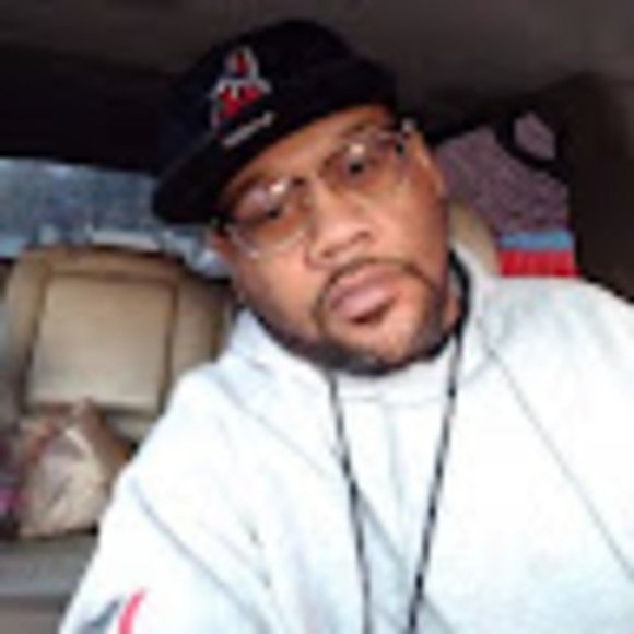 Profile Picture of Mike Stubblefield (@elitestubb) on Poshmark