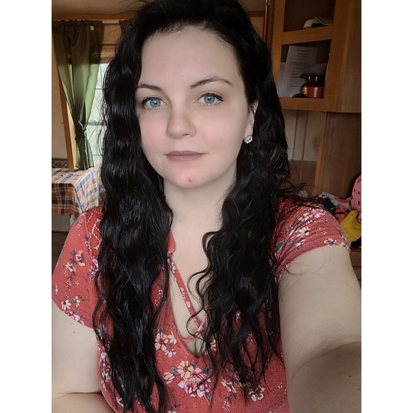 Profile Picture of Brienne Denton (@dentonbrienne) on Poshmark