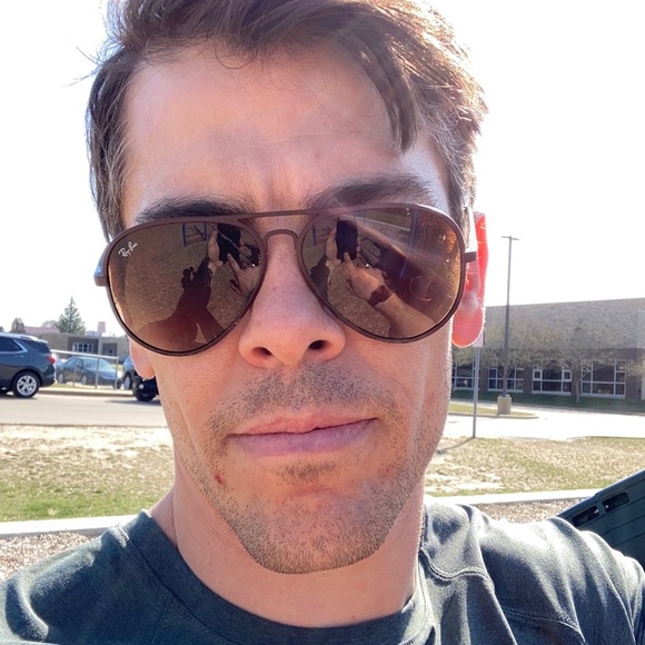 Profile Picture of David Cary (@davidcary156) on Poshmark