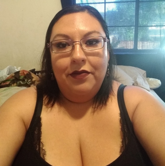 Profile Picture of Lupe Macias (@lupe0728) on Poshmark