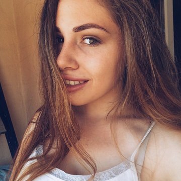 Profile Picture of Rebecca Hansen (@rebeccahansen00) on Twitter