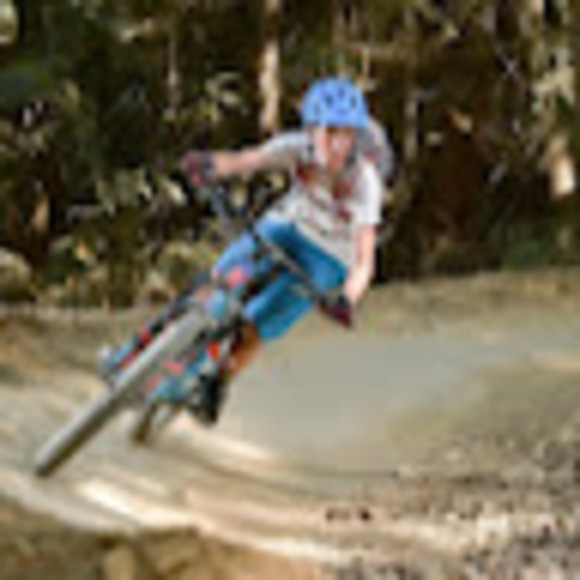 Profile Picture of Luke Fedida (@lukefedida) on Poshmark