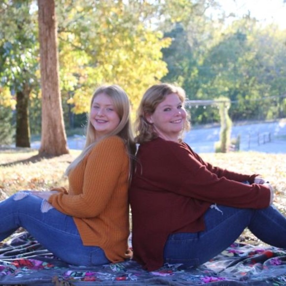 Profile Picture of Ashley Castile (@zoiesmom24) on Poshmark