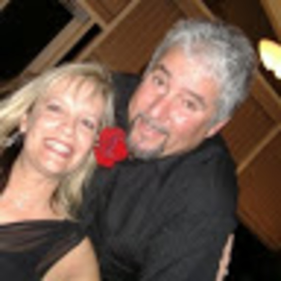 Profile Picture of Mike Benton (@mbento002) on Poshmark