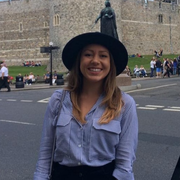 Profile Picture of Ashley Maseda (@ashleymaseda) on Poshmark