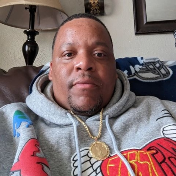 Profile Picture of Tony Carter (@tonycarter740) on Poshmark