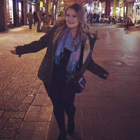 Profile Picture of Jasmine Bashenko (@jasbash) on Poshmark