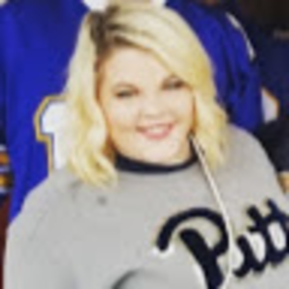 Profile Picture of Christina Tarnik (@christinatarnik) on Poshmark