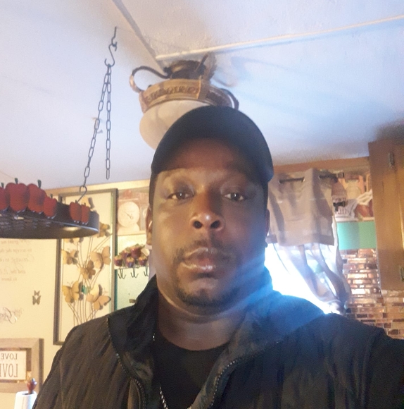 Profile Picture of Irvin Doiley (@idoiley) on Poshmark