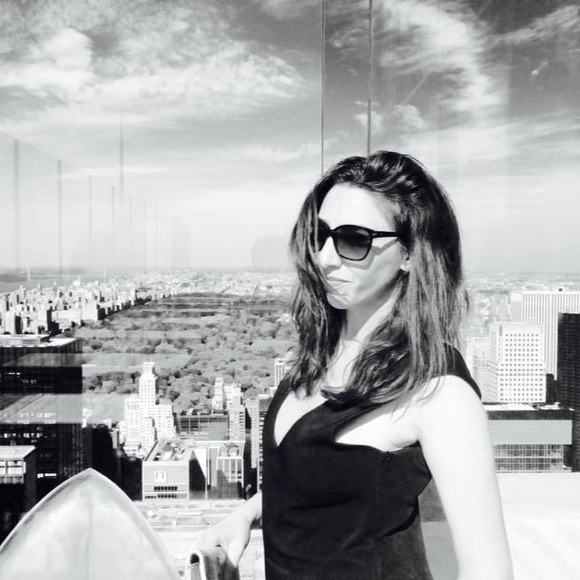 Profile Picture of Asya Krusteva (@asyakrusteva) on Poshmark