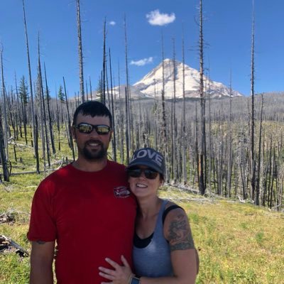 Profile Picture of Angela Holcomb (@angholc28) on Twitter
