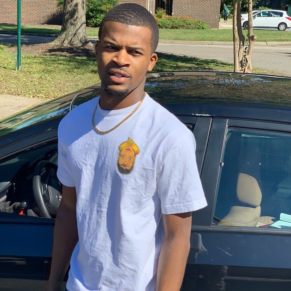 Profile Picture of Eric Swint (@cashmoneyswint) on Poshmark