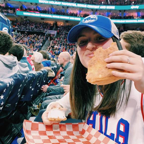 Profile Picture of Kate Aschkenasy (@kateasch) on Poshmark