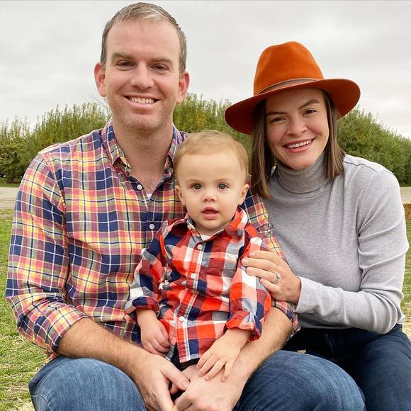 Profile Picture of Alyza Dence (@alyzahelman) on Poshmark