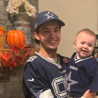 Profile Picture of Dustin Young (@DustyYoung2) on Twitter