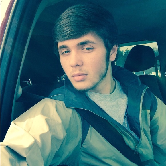Profile Picture of Devin Cates (@d_cates) on Poshmark