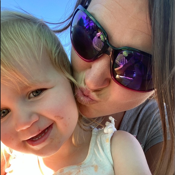 Profile Picture of Grethe Bates (@gbates8) on Poshmark