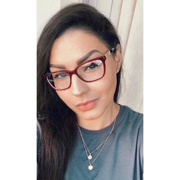 Profile Picture of Paola Pimentel-viñas (@paolapimentel20) on Poshmark