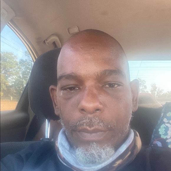 Profile Picture of Quentin Perry (@perryquentin85) on Poshmark