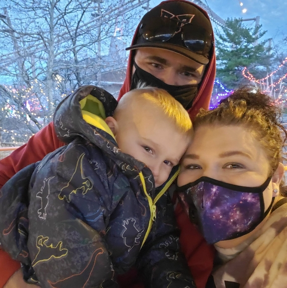 Profile Picture of Lindsay Bollheimer (@lindsb914) on Poshmark