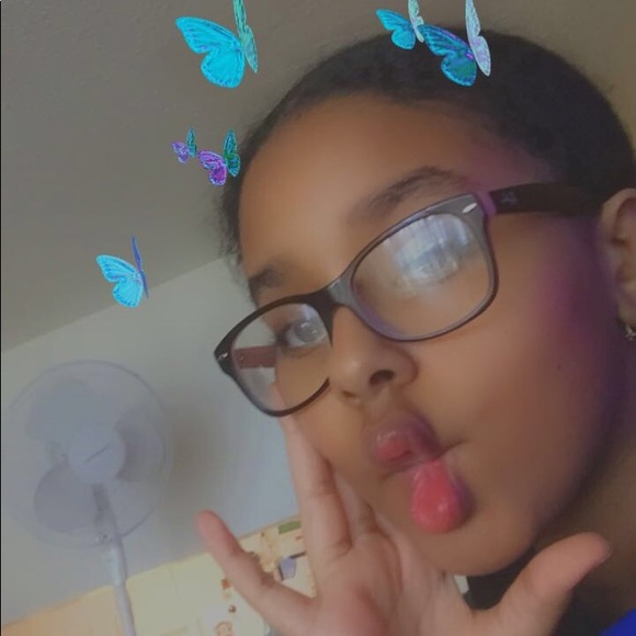 Profile Picture of Sabrina Mohamed (@sabrinamoham550) on Poshmark