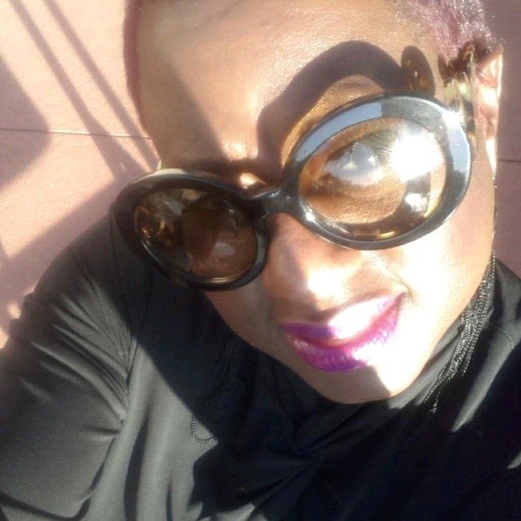 Profile Picture of Kimberly Stringer (@milano03) on Poshmark