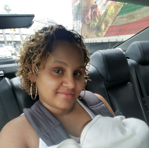 Profile Picture of Yolanda Dingle (@china2200) on Poshmark