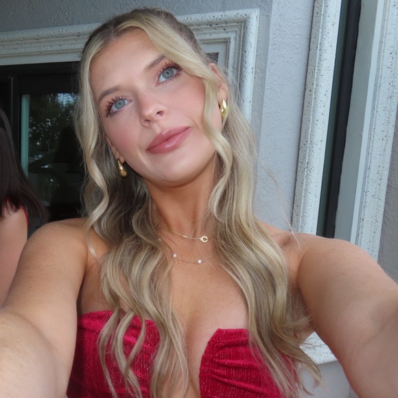 Profile Picture of Chelsea Percopo (@cpercopo) on Poshmark